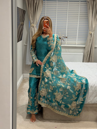 Duaa Teal x