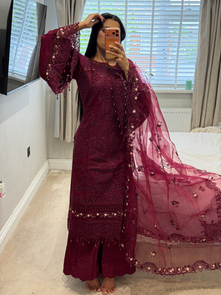 Ivana Burgundy x