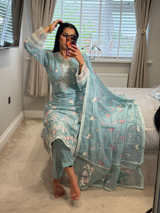 Ivana Blue