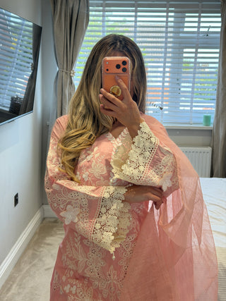 Saria Pink x