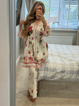 Noor Kamal White x