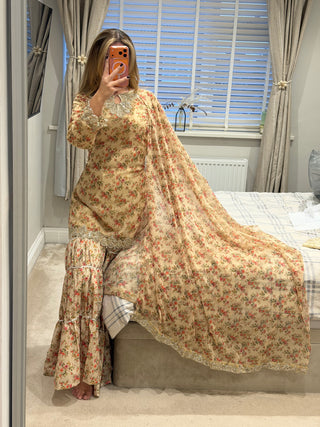 B O R O Q U E - Beige