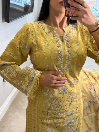 Ivana Yellow