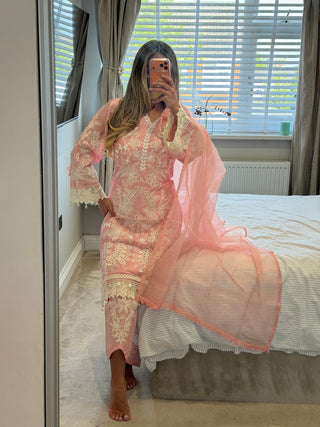 Saria Pink x