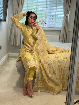Ivana Yellow