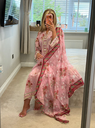 Maira Kaftan Pink