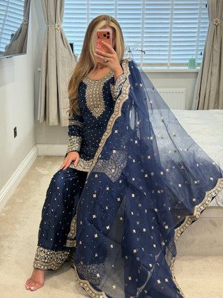 Noura Navy Luxe