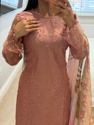 Ivana Pink x