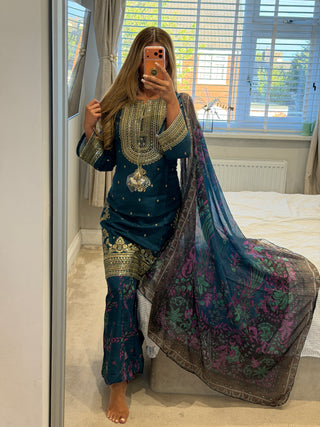 Alira Teal x