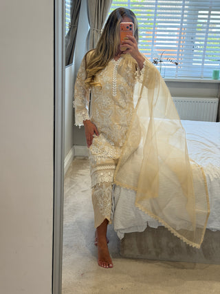 Saria Cream x