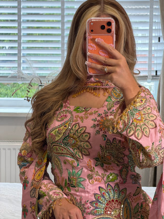 Mehaar Pink