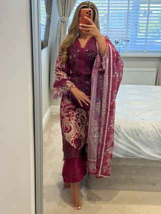 Sara x