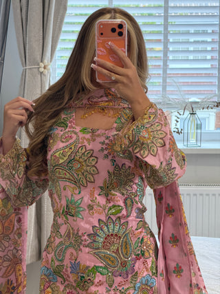 Mehaar Pink