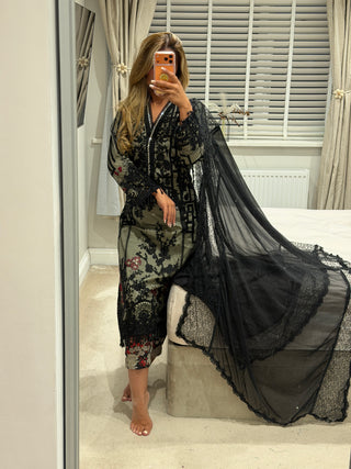 Maria Lace Rose x