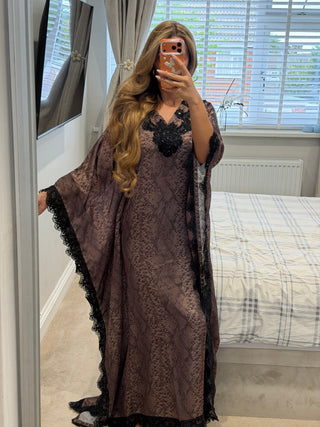 Leila Mocha x