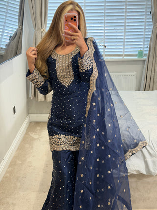 Noura Navy Luxe