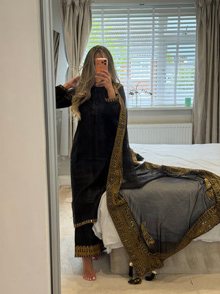 Noir Gold x