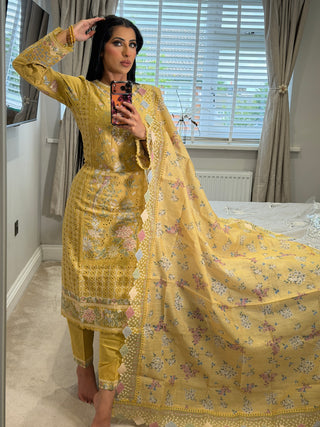 Ivana Yellow