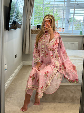 Maira Kaftan Pink
