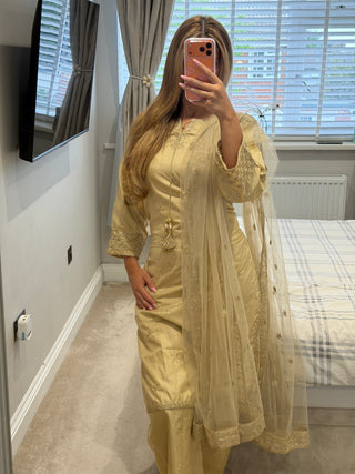 Alina Gold x