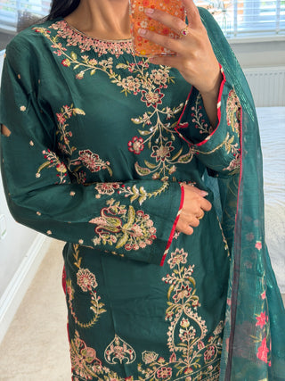 Elaya Emerald x