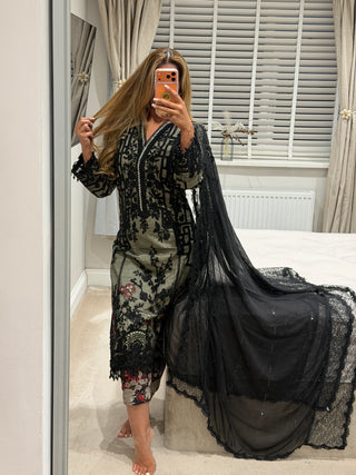 Maria Lace Rose x
