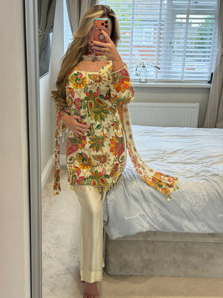 Mehaar White