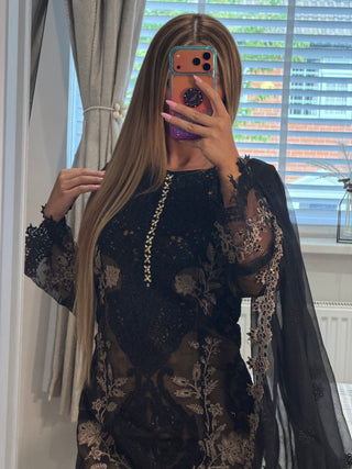 Talia Black x