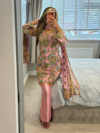 Mehaar Pink