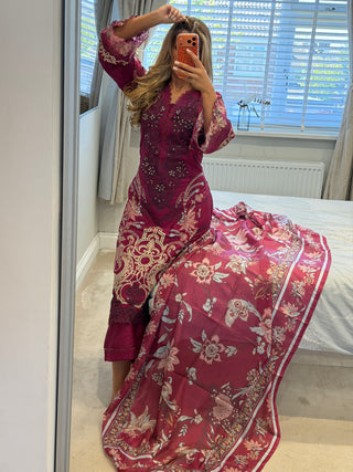 Sara x