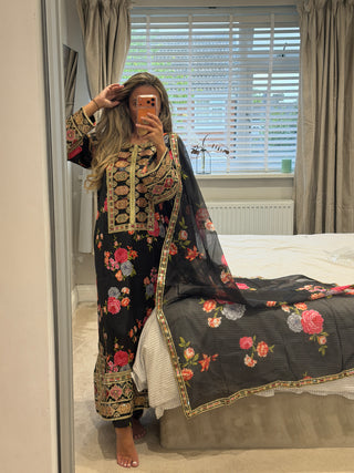 Maria Kaftan Black x