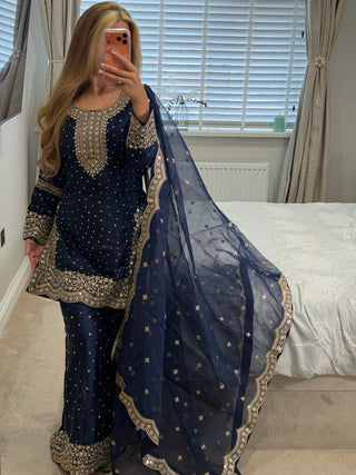 Noura Navy Luxe