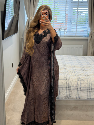 Leila Mocha x