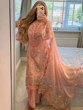 Amelle Pink