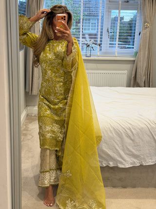 Amina Luxe x