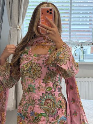 Mehaar Pink