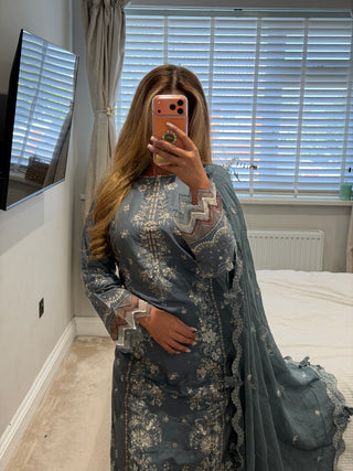 Alina Luxe x