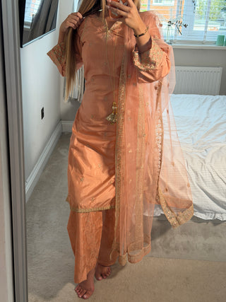 Alina Pink x