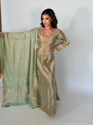 Royale Emaan Mint