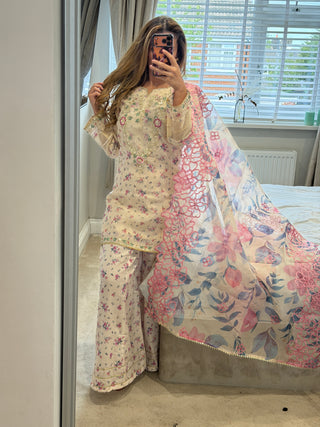 Minaal Pink