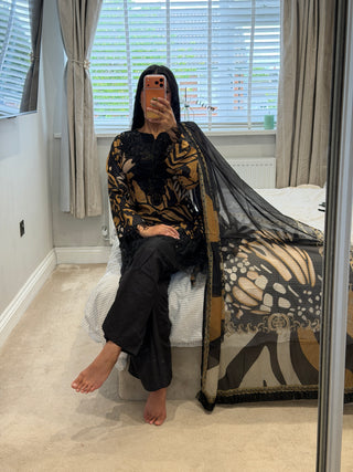 M Prints Black x