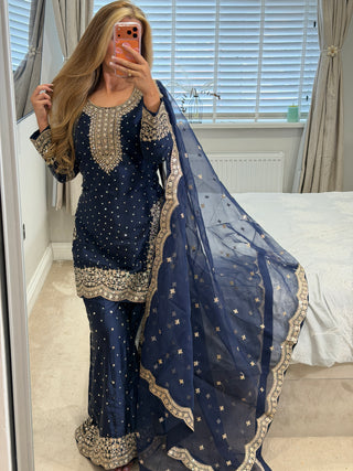Noura Navy Luxe