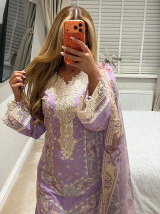 Dania Lilac x