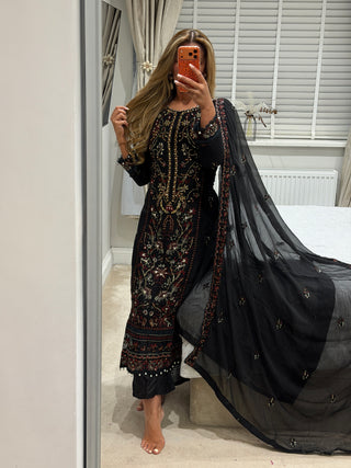 Agha Noor Noir x XL Agha Noor Noir x XL
