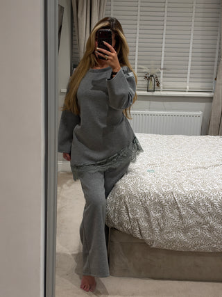 Arii Grey