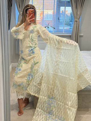 Leila Luxe x