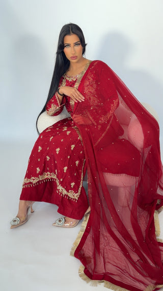 Royale Nahia Red
