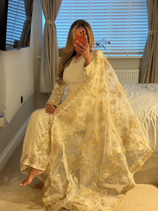 Duaa White x