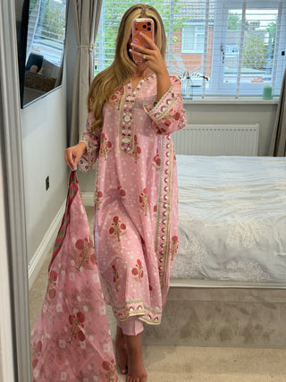 Maira Kaftan Pink