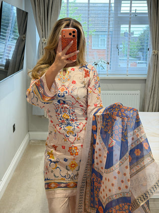 Ariaana x